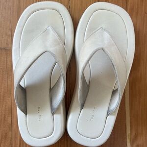 The Row Ginza sandal cream 37